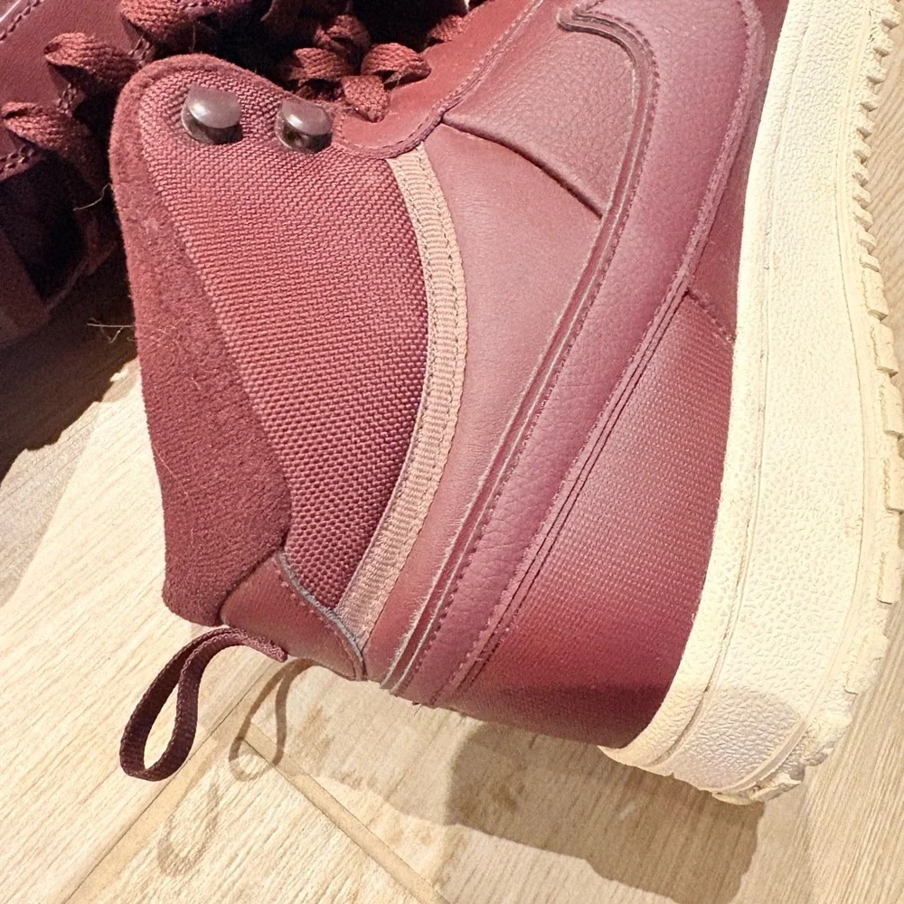 11.5 Men’s Winter Burgundy Red Nike Court Vision Mid Top Sneakers DR7882-600 uc - Picture 3 of 6